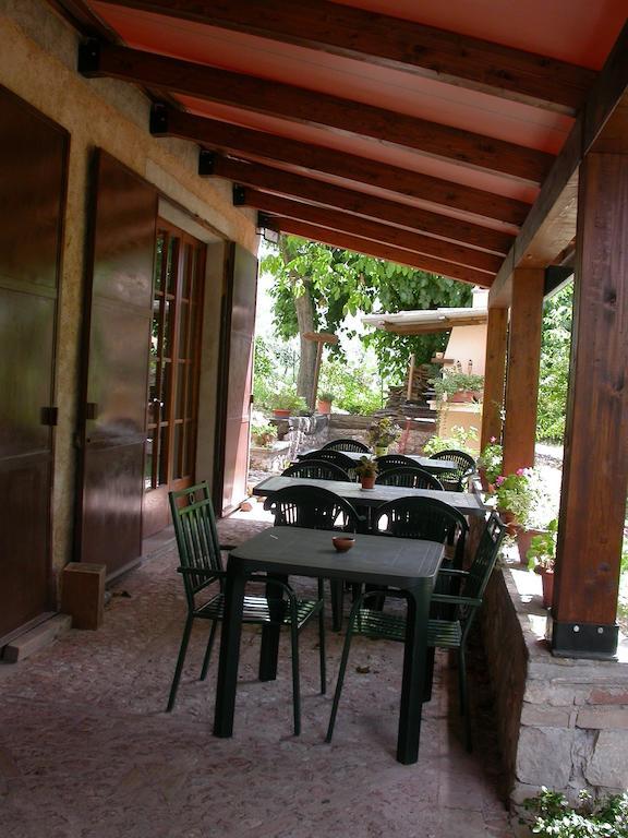 Agriturismo I Mandorli Треви Екстериор снимка