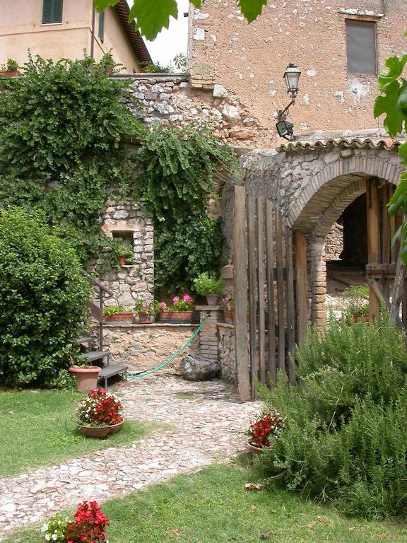 Agriturismo I Mandorli Треви Екстериор снимка