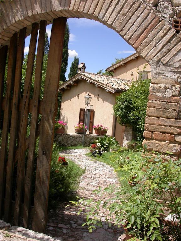 Agriturismo I Mandorli Треви Екстериор снимка