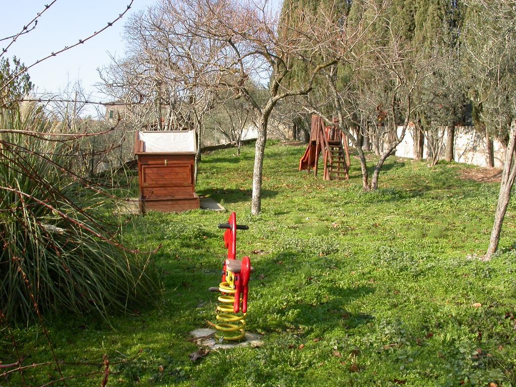 Agriturismo I Mandorli Треви Екстериор снимка